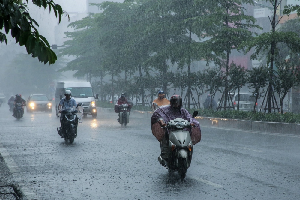Tây Nguyên và Nam Bộ có mưa rào và dông