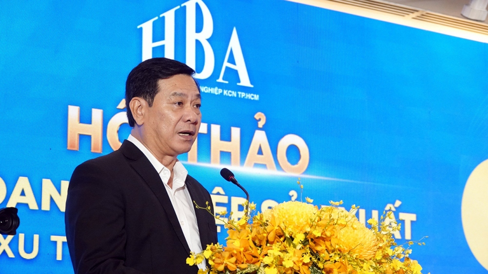 Ông Đào Xuân Đức, Chủ tịch Hiệp hội các Doanh nghiệp nghiệp Khu công nghiệp TP.HCM (HBA) phát biểu tại hội thảo - Ảnh: Lệ Hằng