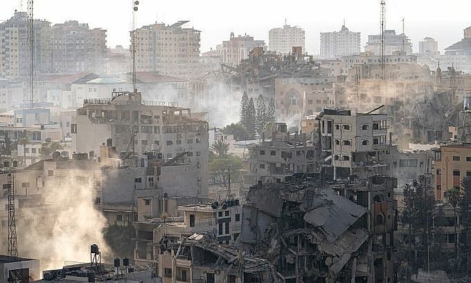 Thành phố Gaza đổ nát sau các cuộc không kích của Israel (Ảnh: AP)