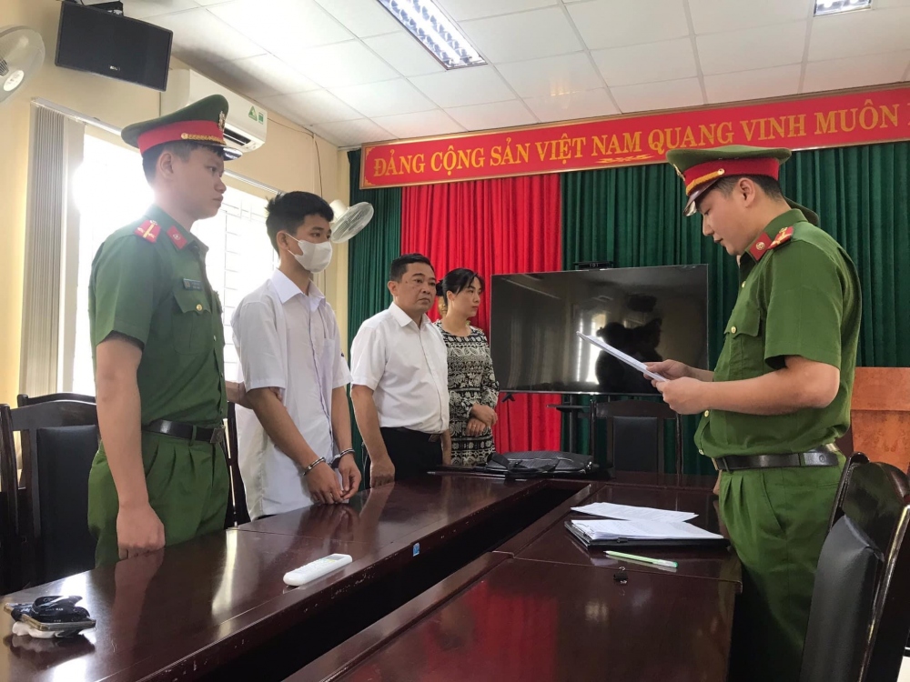 Cơ quan CSĐT Công an huyện Thuận Châu (Sơn La) thi hành lệnh bắt 7 đối tượng trong vụ án “Giết người”.