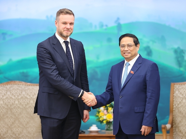 Thủ tướng Chính phủ Phạm Minh Chính và Bộ trưởng Ngoại giao Cộng hòa Litva Gabrielius Landsbergis (Ảnh: Chinhphu.vn)