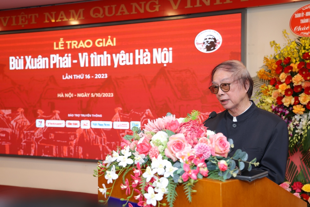 NSND Đặng Nhật Minh phát biểu tại buổi trao giải.