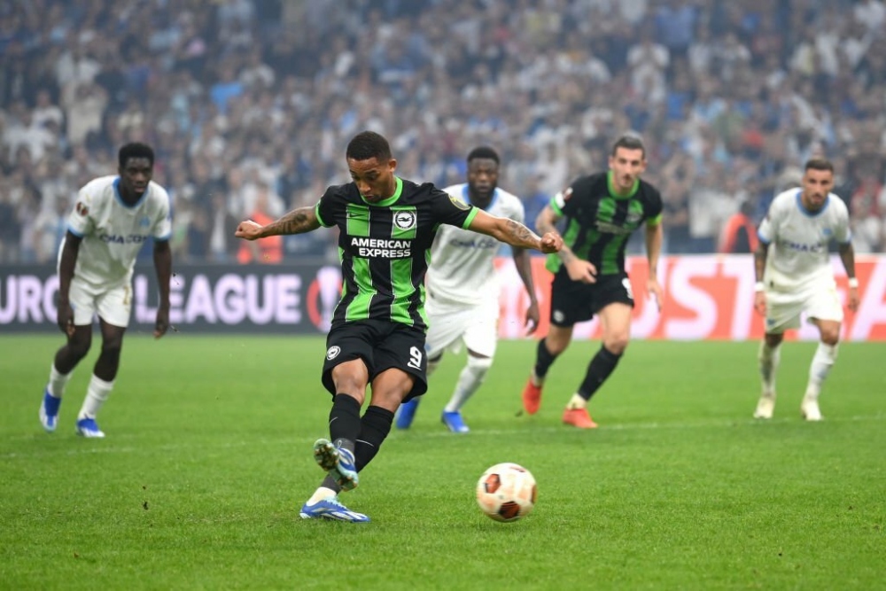 Một đại diện khác của bóng đá Anh là Brighton đã hòa 2-2 trước chủ nhà Marseille sau khi để đối thủ dẫn trước 2-0.
