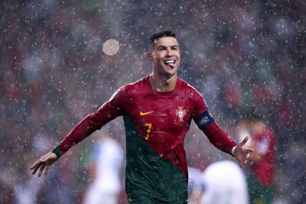 Tới phút 72, Ronaldo hoàn tất cú đúp bàn thắng.