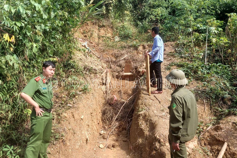 Khu vực khai thác vàng trái phép tại bản Bó, xã Mường Tè, Lai Châu