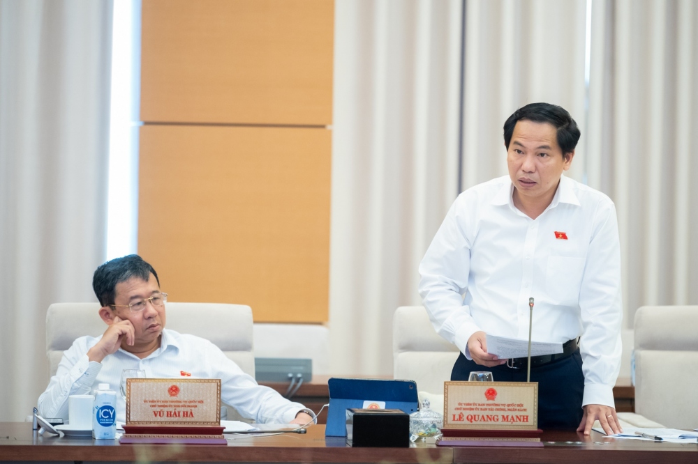 Chủ nhiệm Ủy ban Tài chính, Ngân sách Lê Quang Mạnh phát biểu. Ảnh: Quochoi.vn