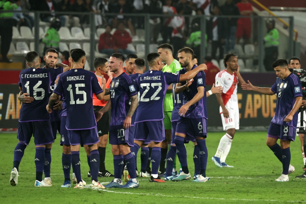 ĐKVĐ World Cup băng băng tiến lên trong hành trình bảo vệ danh hiệu.