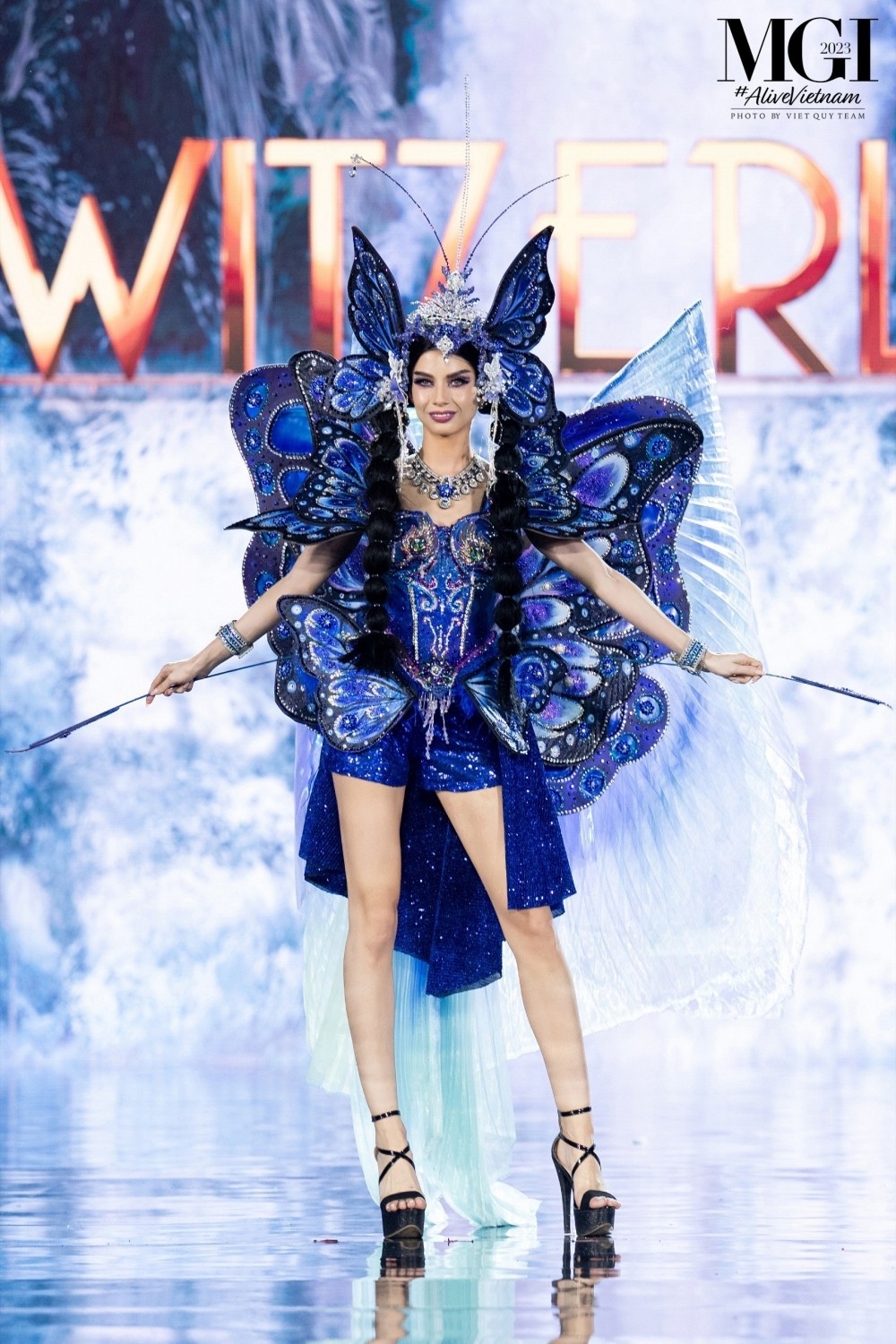 Miss Grand Switzerland’s outfit takes inspiration from a story named Little Forest Fairy.