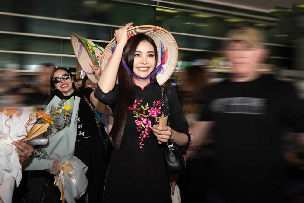 The Thai beauty also plans to hold her first concert at the Phu Tho indoor stadium in Ho Chi Minh City on October 28.