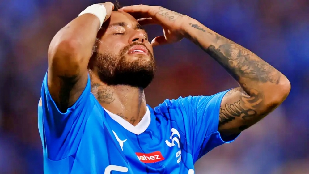 Neymar dính chấn thương nặng phải nghỉ hết mùa (Ảnh: Getty).
