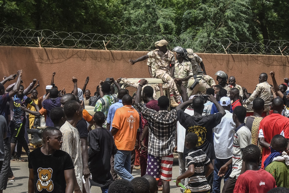 Người dân Niger ủng hộ chính quyền quân sự. (Ảnh: AFP)
