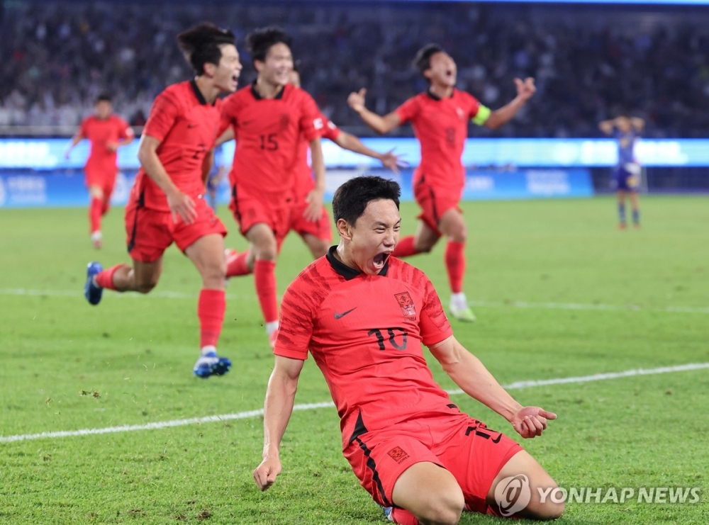 Olympic Hàn Quốc lội ngược dòng thắng Olympic Nhật Bản 2-1. (Ảnh: Yonhap)