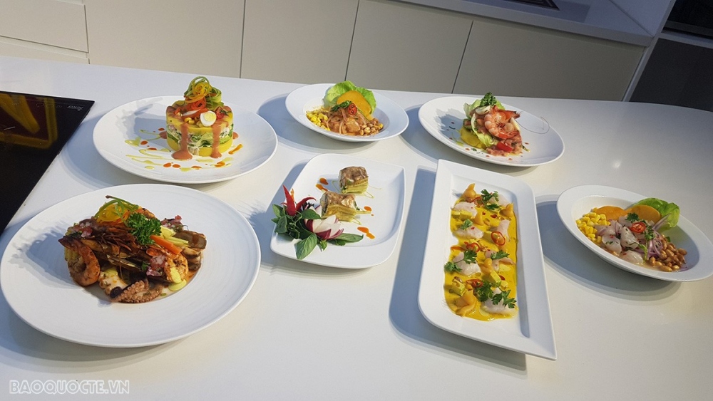 Participants have the chance to experience the enticing array of flavours of famous dishes prepared by the famous Peruvian chef.