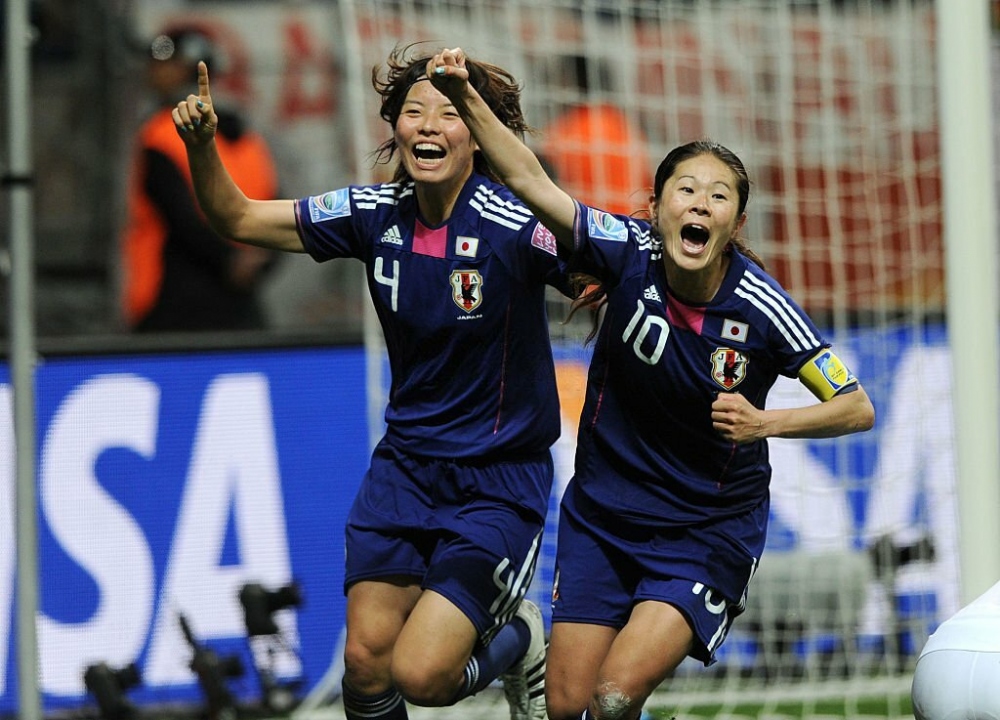 Saki Kumagai (số 4) ăn mừng sau trận chung kết World Cup nữ 2011. (Ảnh: Getty). 