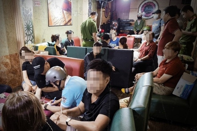Sòng bài của Mão thu hút nhiều con bạc đến tham gia sát phạt. Ảnh: Công an cung cấp.