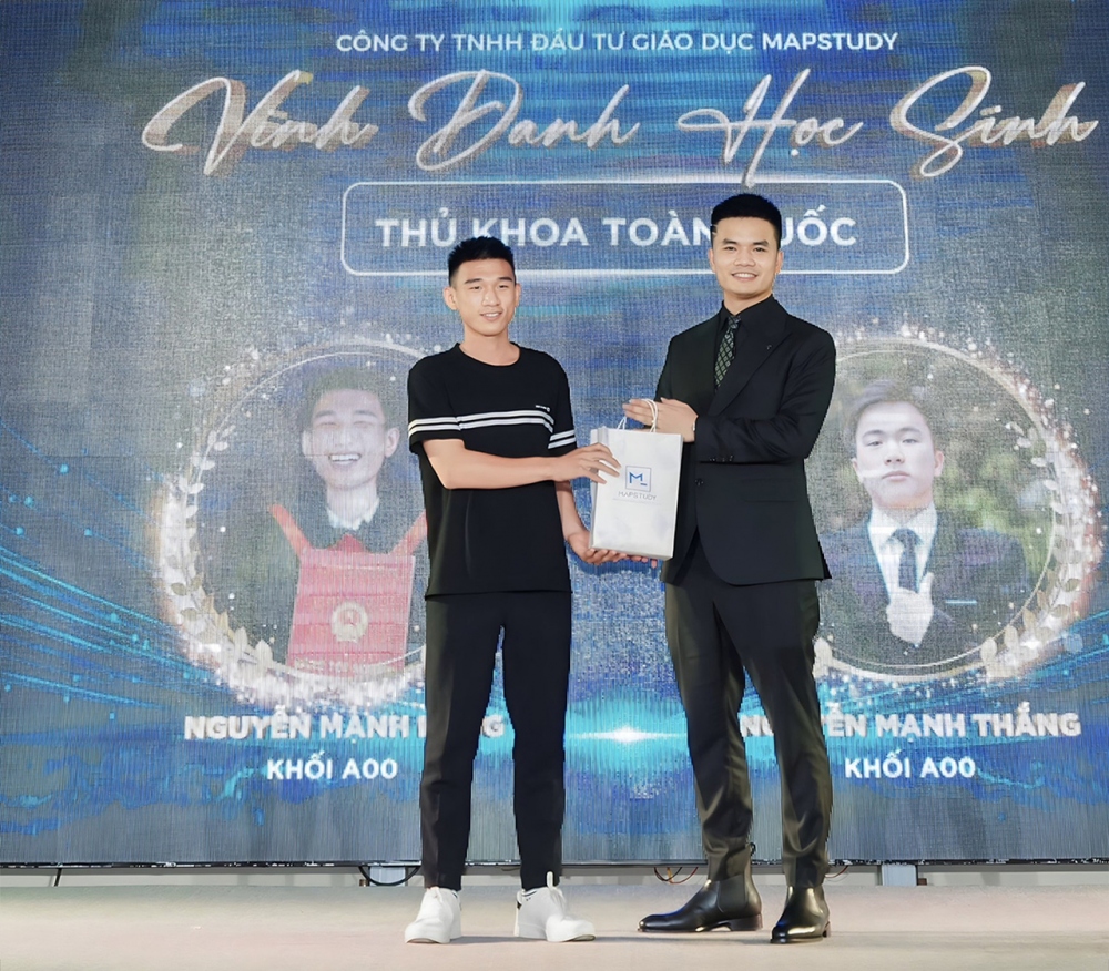 Học sinh Nguyễn Mạnh Hùng - Thủ Khoa khối A00 toàn quốc kỳ thi THPT Quốc Gia 2023 (29.35 điểm | 10 điểm Lý) - Học sinh khoá IMOE 2023 của Thầy Vũ Ngọc Anh