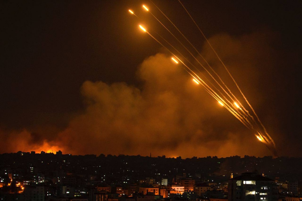 Tên lửa được phóng từ Dải Gaza. Ảnh: Sputnik
