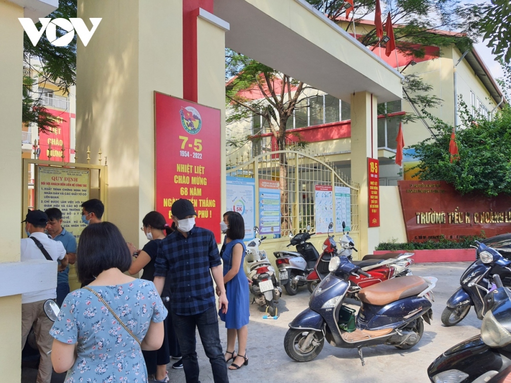 Trường tiểu học Hoàng Liệt, quận Hoàng Mai luôn quá tải tuyển sinh đầu cấp.