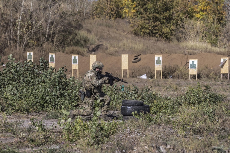 Binh sỹ Ukraine tập trận. Ảnh: Washington Post