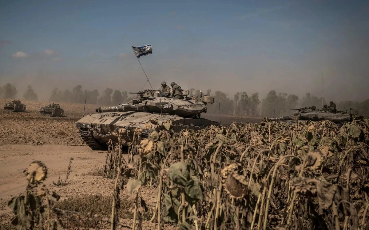 Xe tăng Israel gần Gaza. Ảnh: Nytimes.