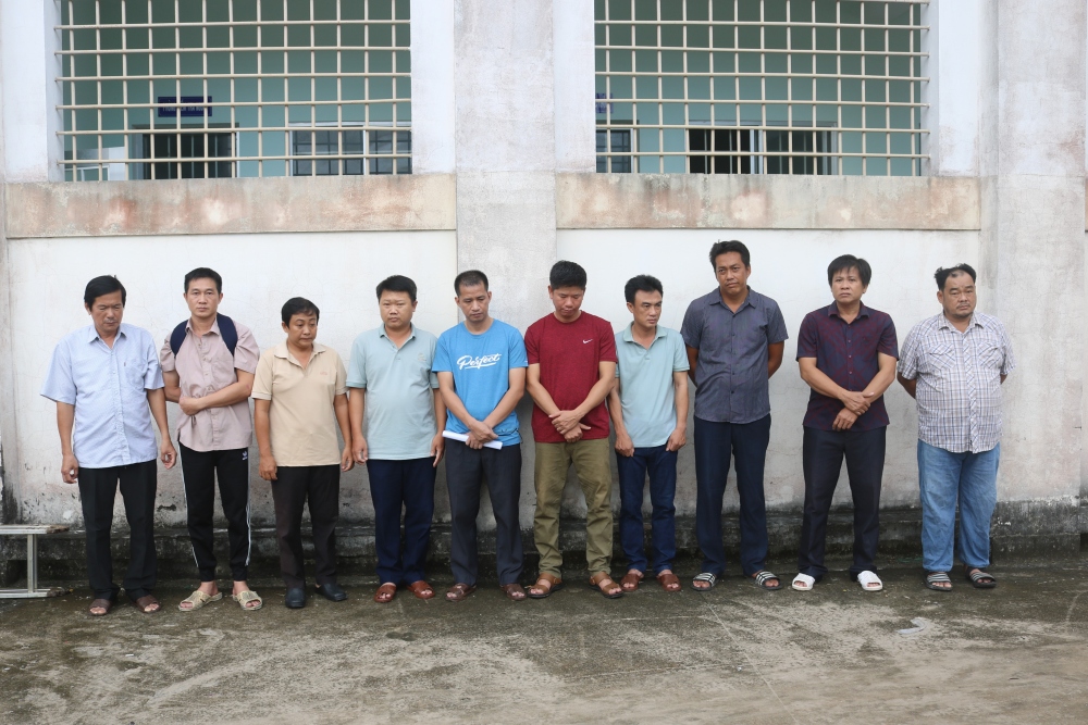10 đối tượng bị bắt tạm giam