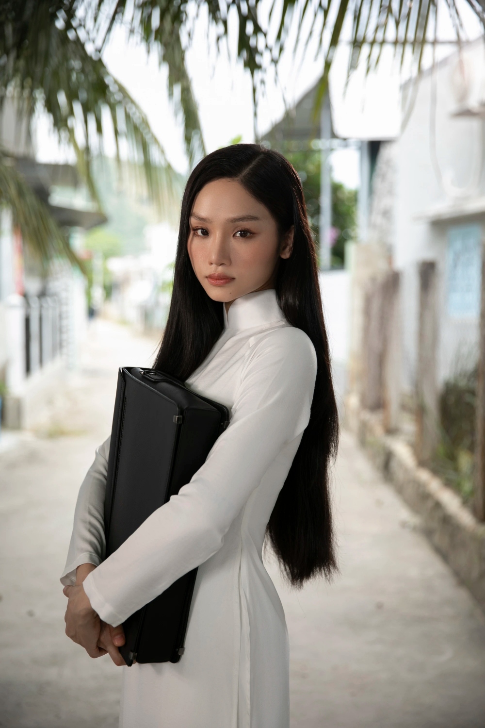 Miu Lê thừa nhận cô là người cô đơn. Do sống xa gia đình nên mọi chuyện nữ ca sĩ đều tự giải quyết. Chính vì điều đó nên giọng ca "Giá như cô ấy chưa xuất hiện" đã quen với cảm giác một mình và thoải mái với điều đó. “Khi đã vượt qua giai đoạn dịch bệnh, tôi thấy mình còn sống là hạnh phúc lắm rồi. Nên cô đơn thì cũng bình thường, chấp nhận việc nó đã là một phần trong cuộc sống của mình”, nữa ca sĩ trải lòng.