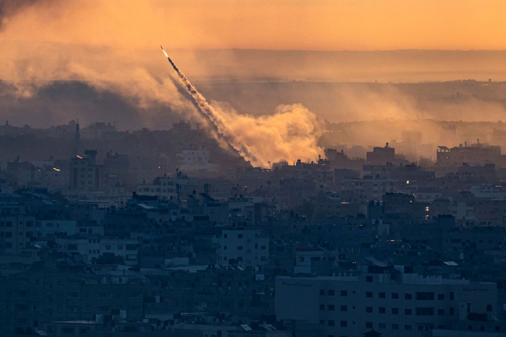 Tên lửa của Hamas bắn về phía Israel từ Gaza vào ngày 7/10.