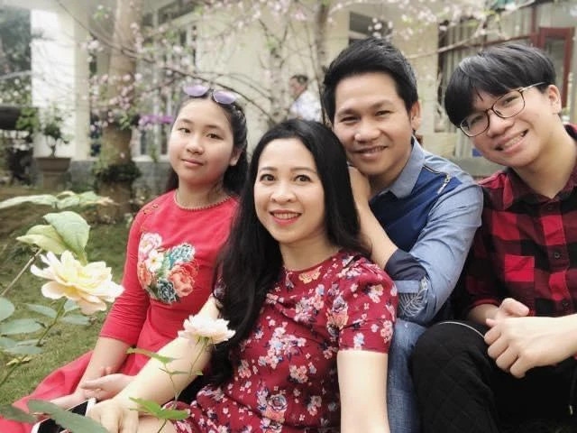 Sự nghiệp rực rỡ, gia đình hạnh phúc của Trọng Tấn có đóng góp lớn của người vợ Thanh Hoa.