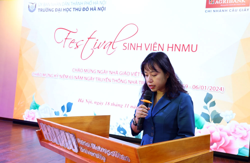PGS. TS. Nguyễn Vũ Bích Hiền, Hiệu trưởng trường Trường Đại học Thủ đô Hà Nội phát biểu tại chương trình