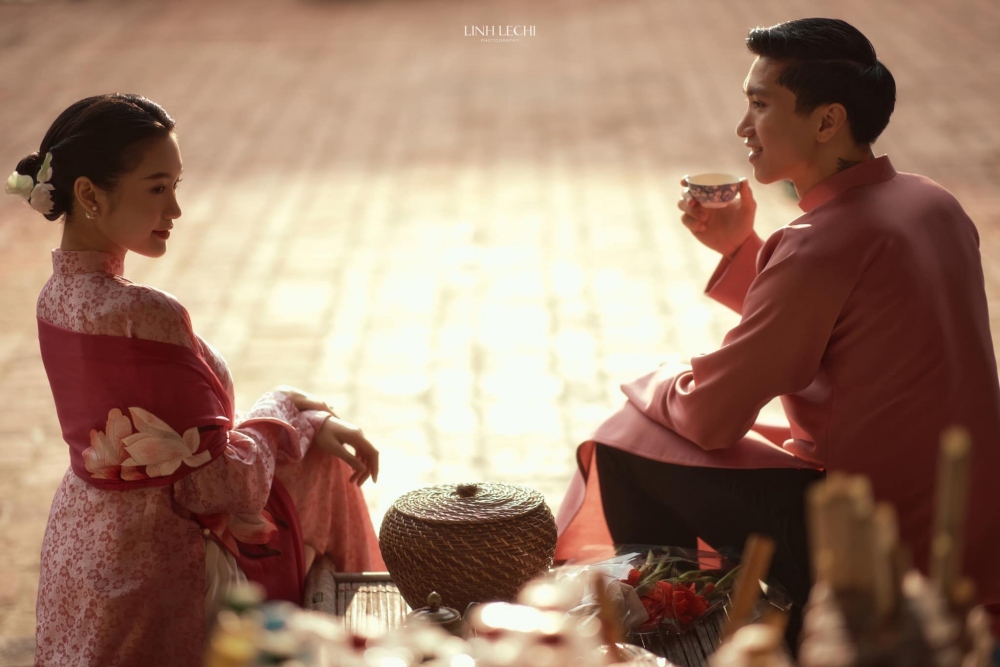 Cặp đôi chọn phong cách chụp ảnh cưới hoài cổ trước khi tổ chức hôn lễ hoành tráng tại Thái Bình. (Ảnh: Linh Le Chi)