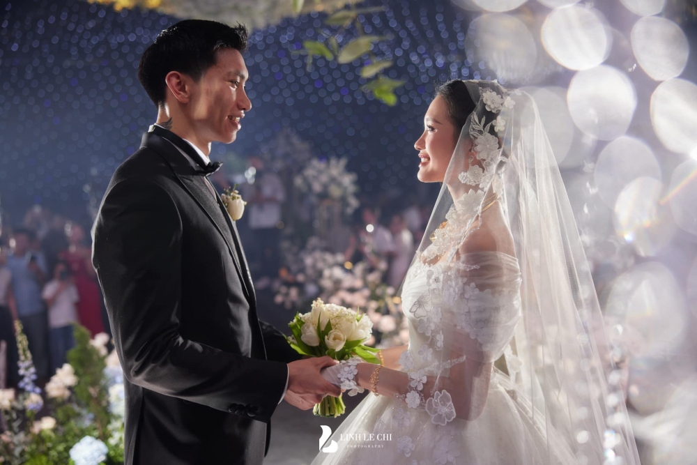 Hôn lễ của Đoàn Văn Hậu và cô dâu Doãn Hải My diễn ra tại quê nhà Thái Bình vào chiều tối 11/11. (Ảnh: Linh Le Chi)