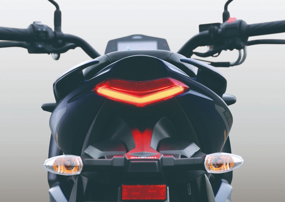 Chiêm ngưỡng hai biến thể motor Suzuki Gixxer 250/250SF 2023 ra mắt tại Malaysia, giá khởi điểm từ 75 triệu đồng