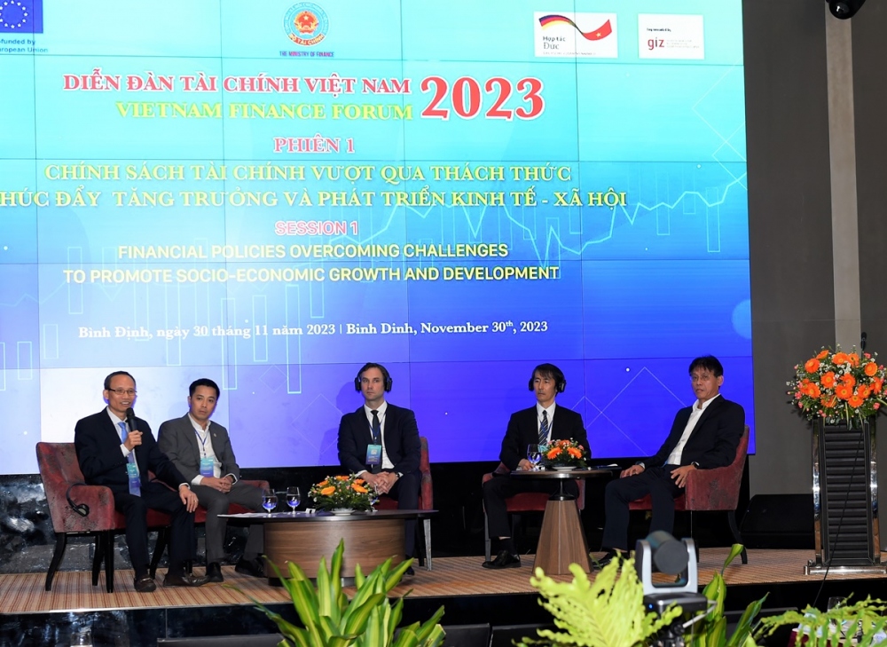 Các đại biểu tham gia thảo luận