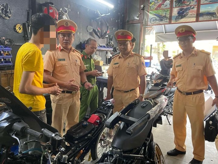 Kiểm tra một cơ sở sửa chữa, độ chế xe máy
