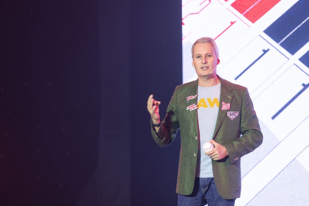 Ông Wayne Besant - CEO AIA Việt Nam phát biểu trong ngày ra mắt mô hình ALPHA