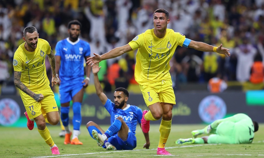Ronaldo và Al Nassr sẽ thắng Al Hilal để rút ngắn cách biệt với ngôi đầu bảng xuống còn 1 điểm? (Ảnh: Getty)