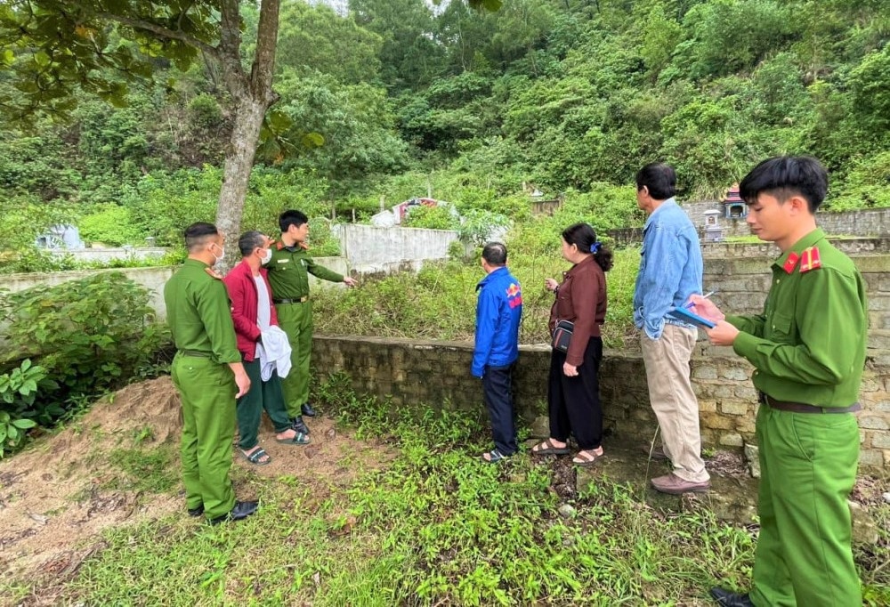 Trần Văn Quý lừa bán đất nghĩa trang cho nhiều người chiếm đoạt hàng trăm triệu đồng.