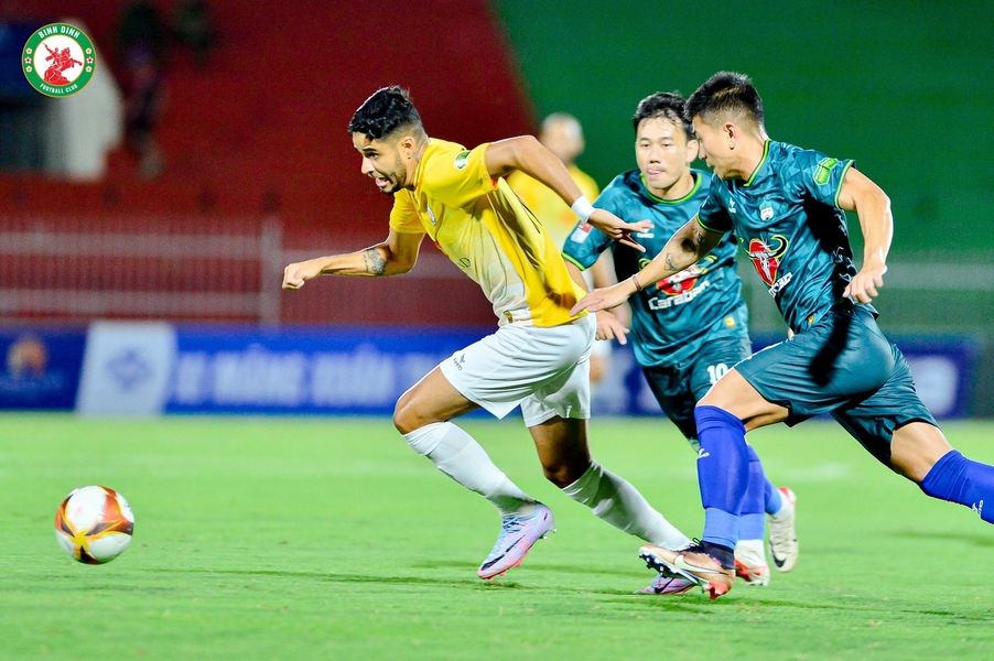 HAGL vẫn đang gặp rất nhiều khó khăn. (Ảnh: Bình Định FC). 