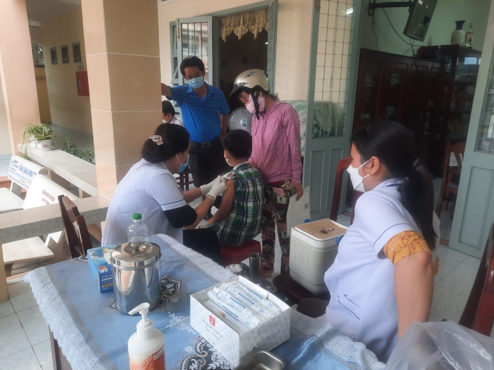 Khám sàng lọc, điều trị bệnh tại một cơ sở y tế (ảnh minh họa)