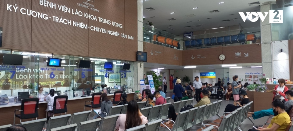 BV Lão khoa TW ghi nhận có sự gia tăng bệnh nhân đến khám khi thời tiết chuyển mùa
