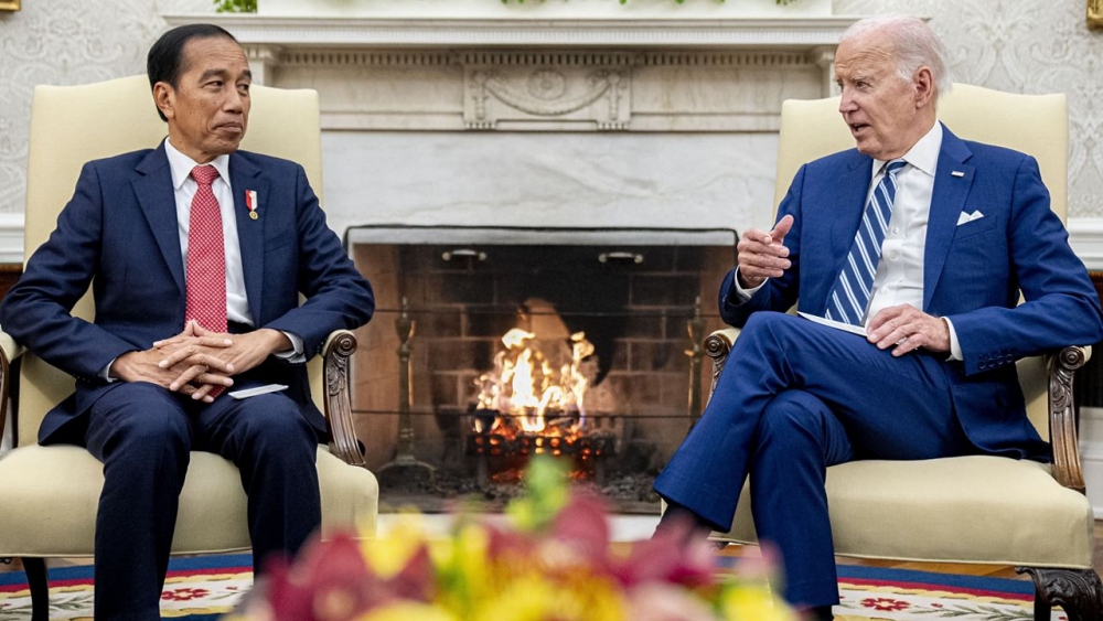 President Joe Biden (phải) gặp Tổng thống Indonesia Joko Widodo tại Nhà Trắng ngày 13/11/2023. Ảnh: AP