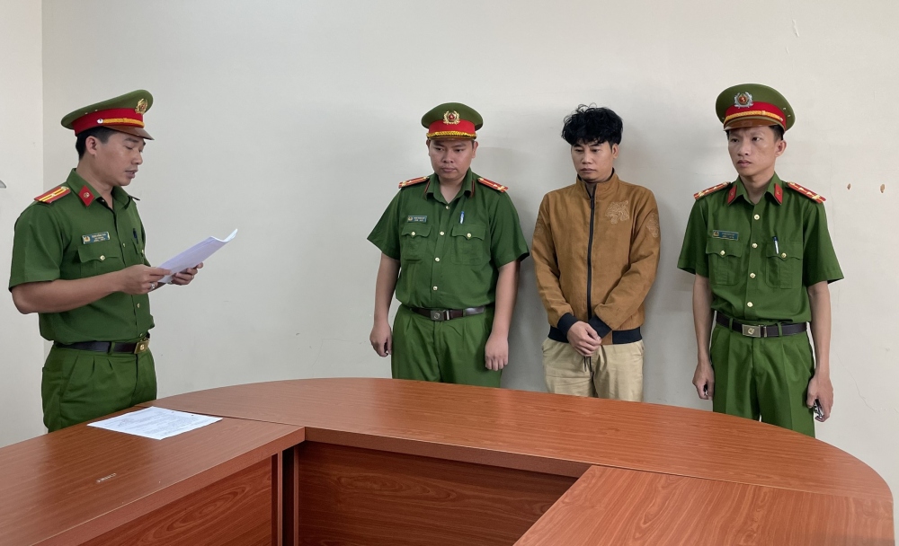 Cơ quan cảnh sát điều tra Công an TP.HCM khởi tố bị can, ra lệnh bắt bị can để tạm giam đối với Nguyễn Văn Giang - Ảnh: Công an cung cấp