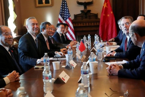 Một cuộc đàm phán giữa Mỹ và Trung Quốc. Ảnh: Reuters