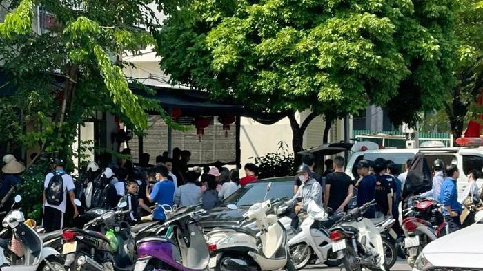 Trước cửa ngôi nhà số 2, đường Bà Triệu (TP Chí Linh, Hải Dương), nơi xảy ra vụ việc.