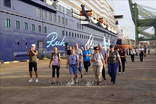 A cruise ship brings foreign tourists to Ba Ria-Vung Tau