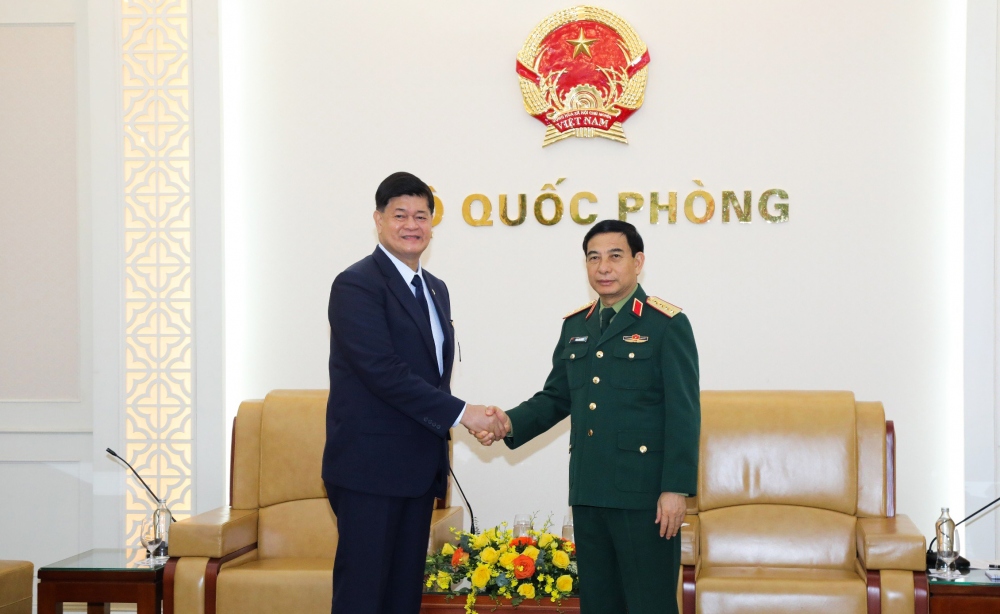 Đại tướng Phan Văn Giang và Thứ trưởng Bộ Quốc phòng Philippines Irineo Cruz Espino.