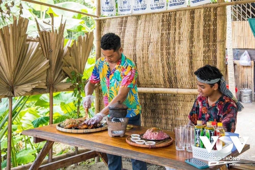 Du lịch ẩm thực đang giúp giới thiệu nét văn hóa bản địa, con người... của vùng đất An Giang đến du khách