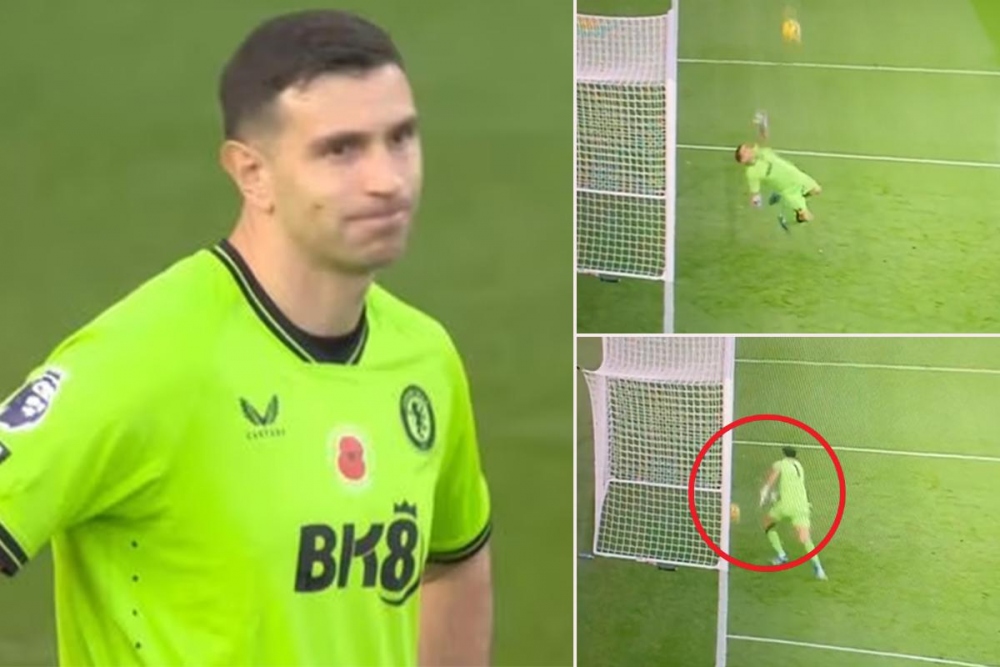 Emiliano Martinez tạo ra pha cản phá "tấu hài" sau cú sút của Orel Mangala. (Ảnh: TalkSports)