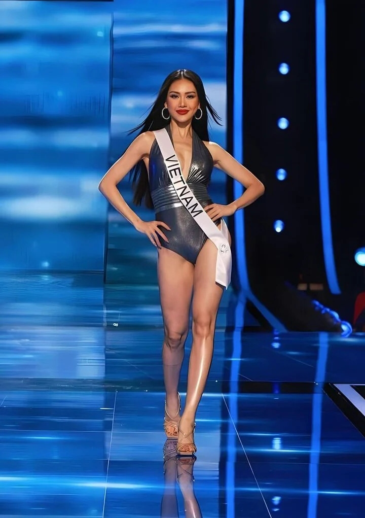 Bùi Quỳnh Hoa lọt top 20 thí sinh trình diễn bikini đẹp nhất bán kết Miss Universe của chuyên trang sắc đẹp Sash Factor.