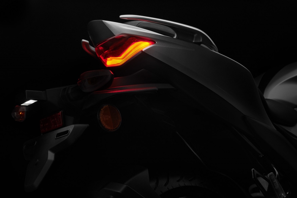 Chiêm ngưỡng hai biến thể motor Suzuki Gixxer 250/250SF 2023 ra mắt tại Malaysia, giá khởi điểm từ 75 triệu đồng